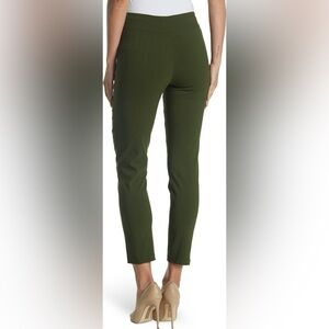 BY DESIGN Travel pants in rifle green